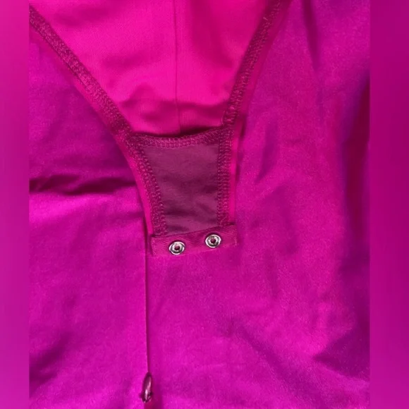 SKIMS Disco long sleeve front zip contour thong bodysuit, size large - Picture 7 of 16